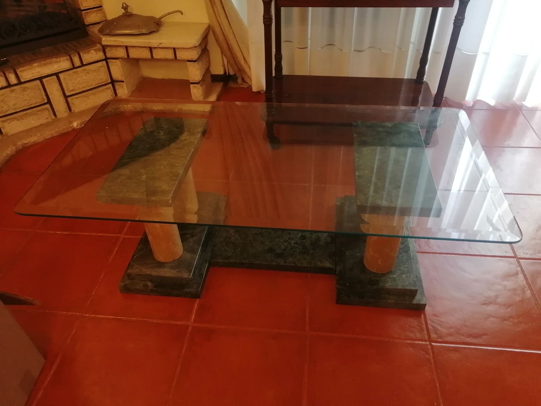 Mesa centro vidro e pedra