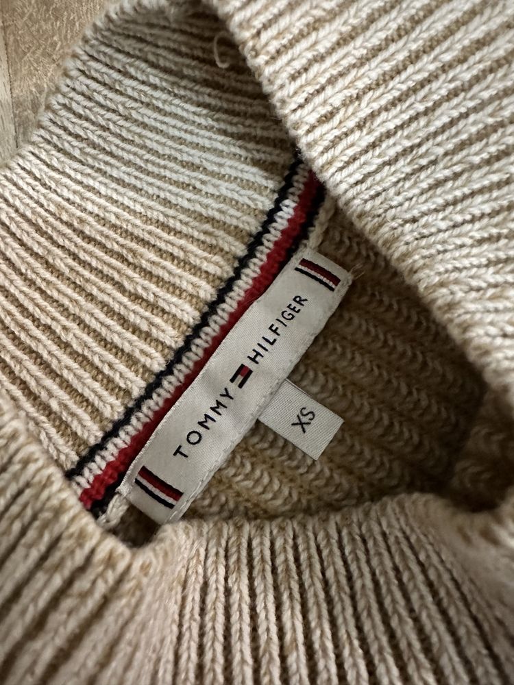 Sweter z golfem w prążek Tommy Hilfiger 100% wełna