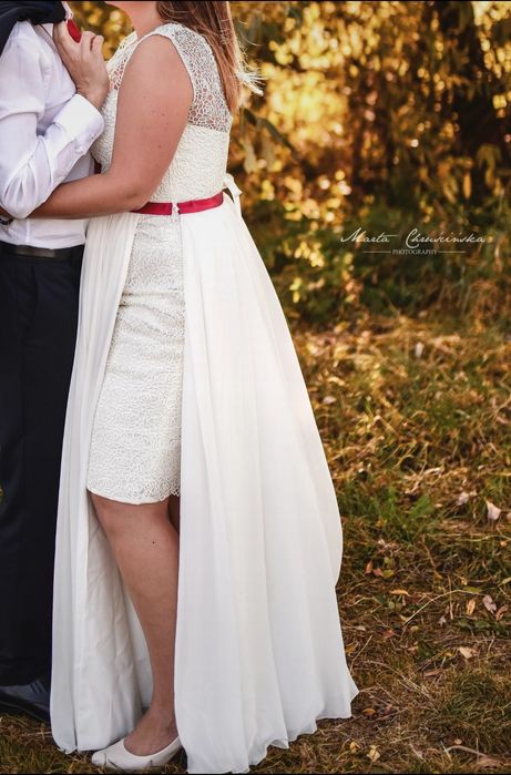 Suknia ślubna. Trzyczęściowy zestaw