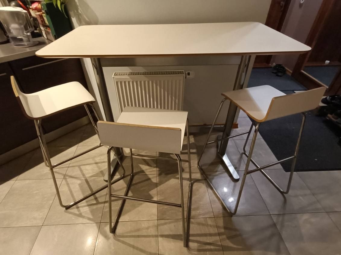 Stół barowy Ikea z hokerami komplet