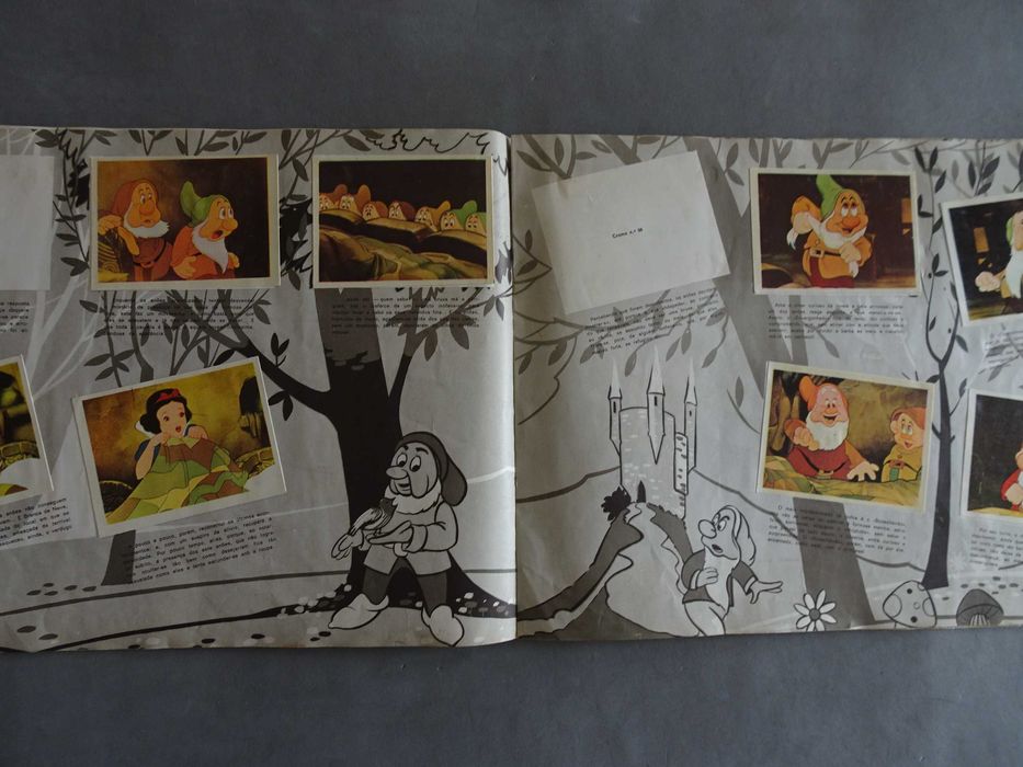 Caderneta Branca de Neve e os Sete Anões (faltam 73 cromos)