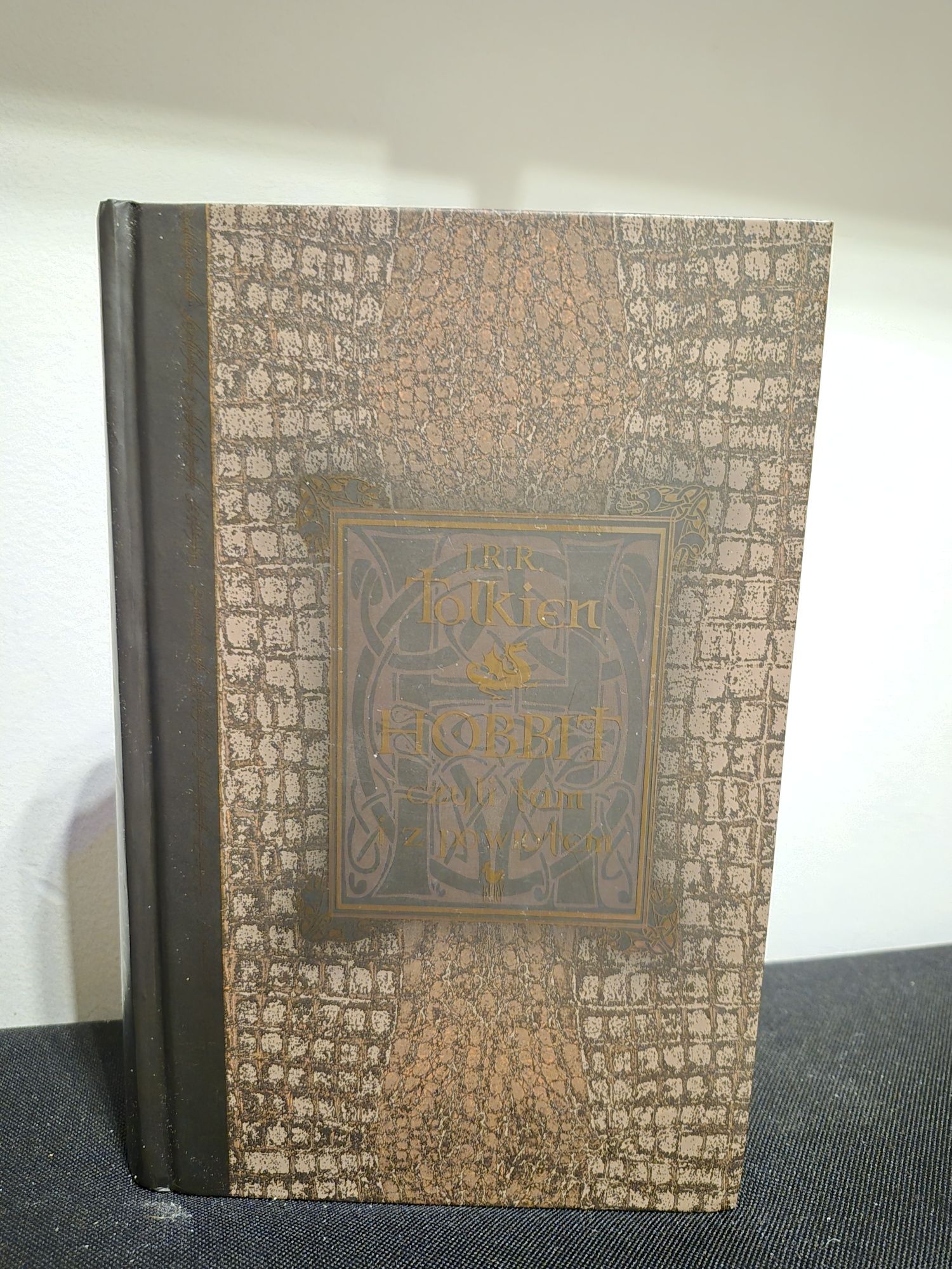John Ronald Reuel Tolkien - Hobbit, czyli tam i z powrotem