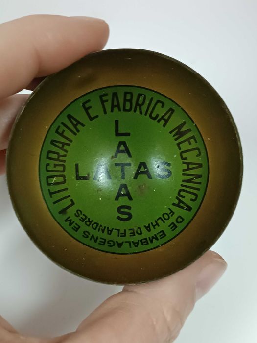 Rara caixa publicitaria Va. ferrão em forma de Globo terrestre