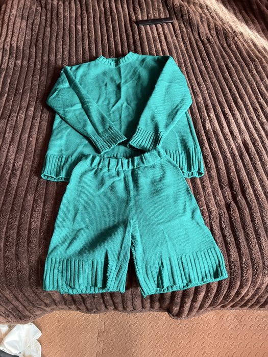 Костюм з шортами .