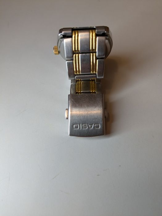 Чоловічий годинник Casio