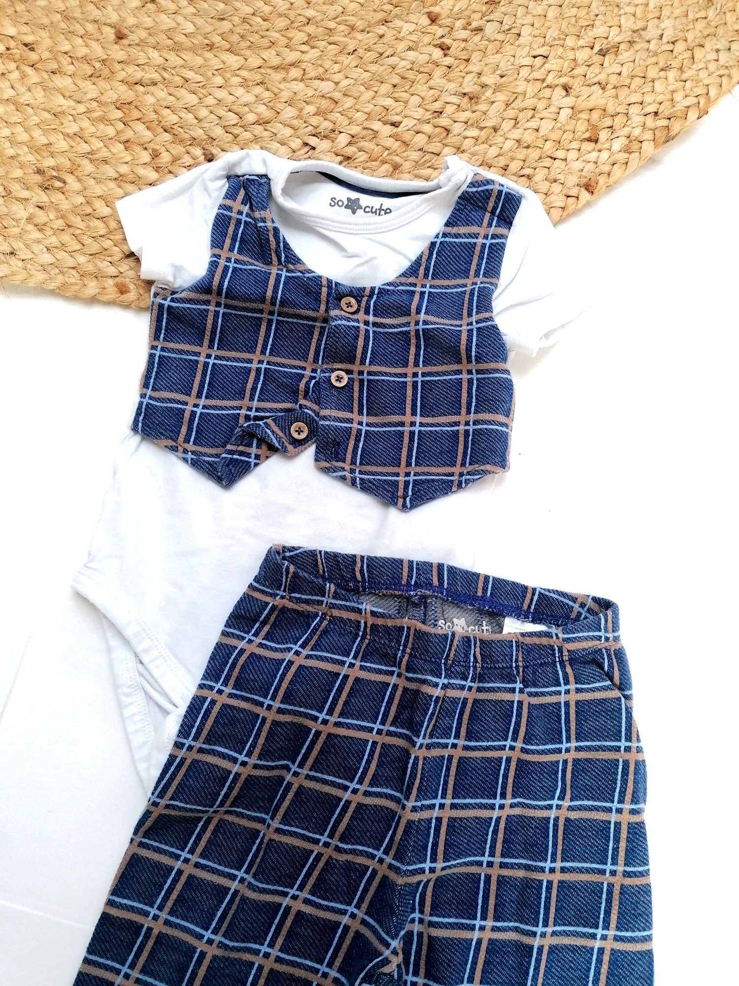 Conjunto Branco e Axadrezado, Body + Calças de Bebé