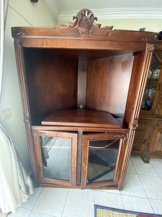 Armário de canto