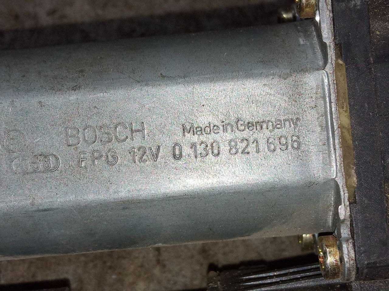 Моторчик склопідйомника задній правий Volkswagen Passat B5 0130821696