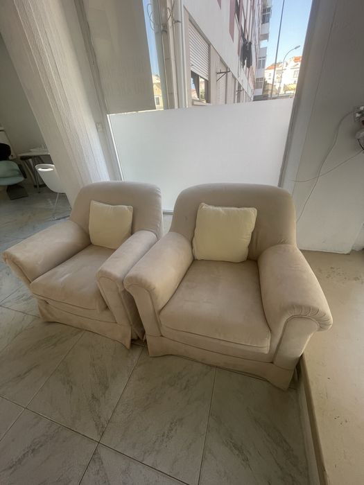 Vendo 2 poltronas muito confortaveis . NÃO ACEITO MB WAY!