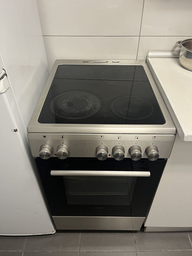 Vendo Fogão Eletrico com 4 Bocas funcionais