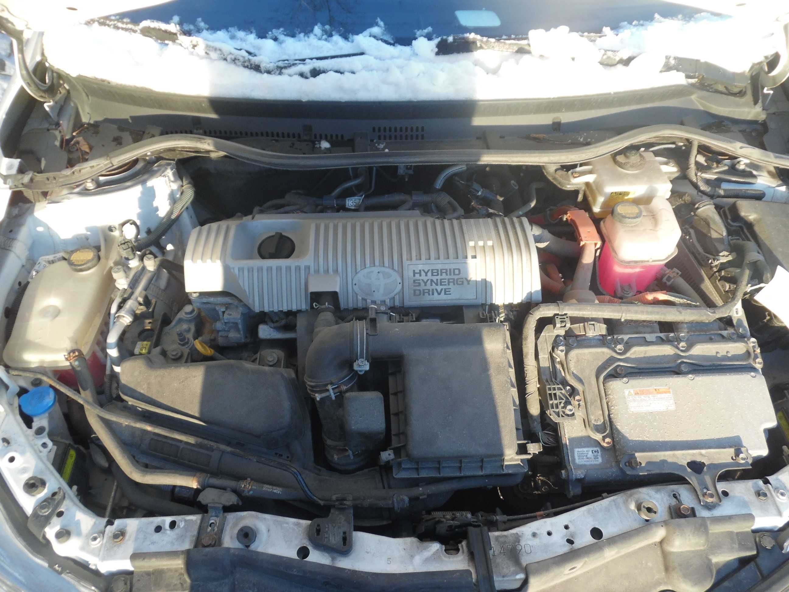 Toyota Auris / 1.8 Hybryd / 2013r na części