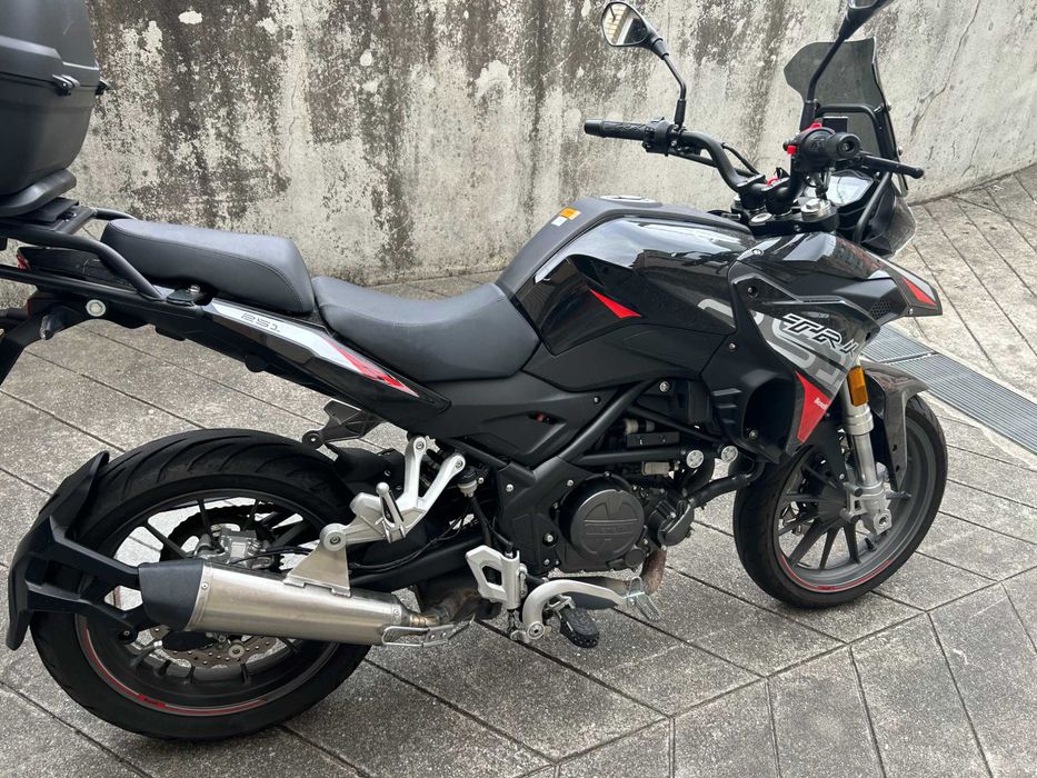 Benelli TRK 251 (COMO NOVA)