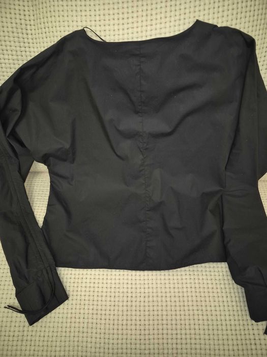 Оригінальна чорна блуза з намистинами