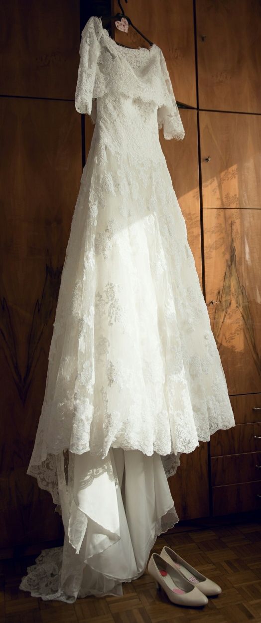 Suknia ślubna koronkowa Pronovias