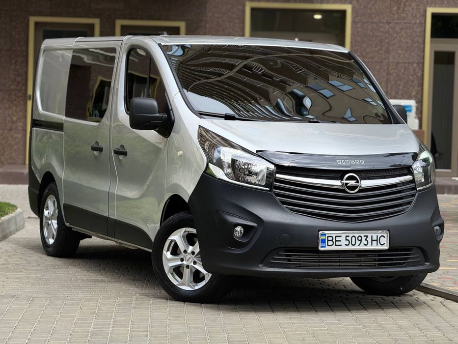 Продам Opel Vivaro Груз-пас 2015 року.