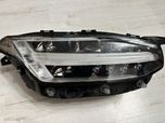 Volvo XC90 II lift komplet lamp przednich
