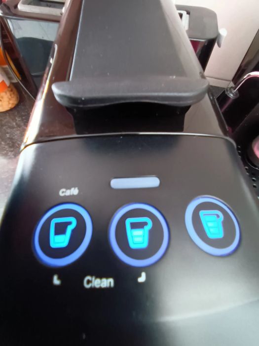 Para peças(?)máquina café + microondas