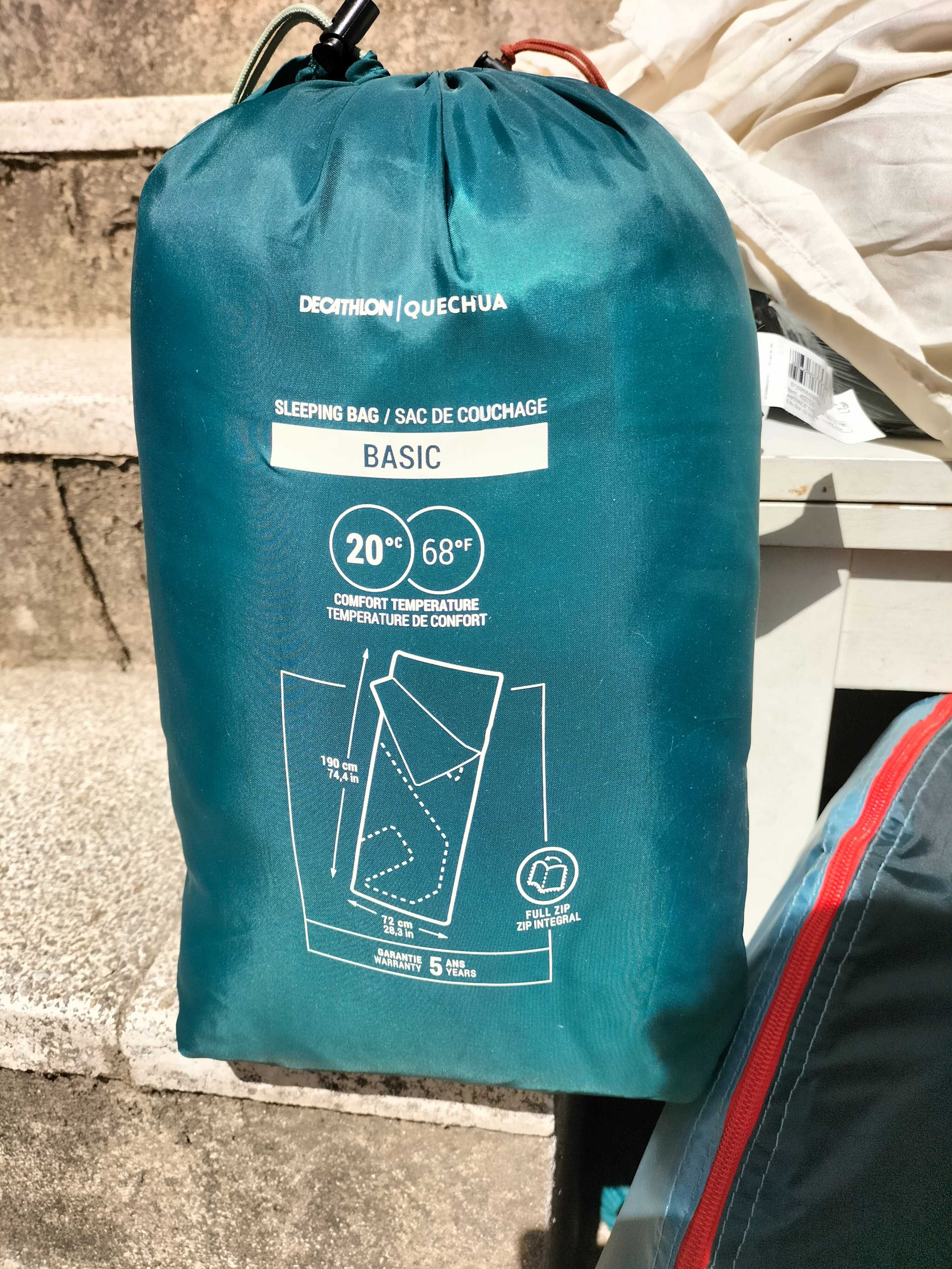 Tenda Quechua 2 Seconds (pop-up) + 3 sacos de dormir Quechua