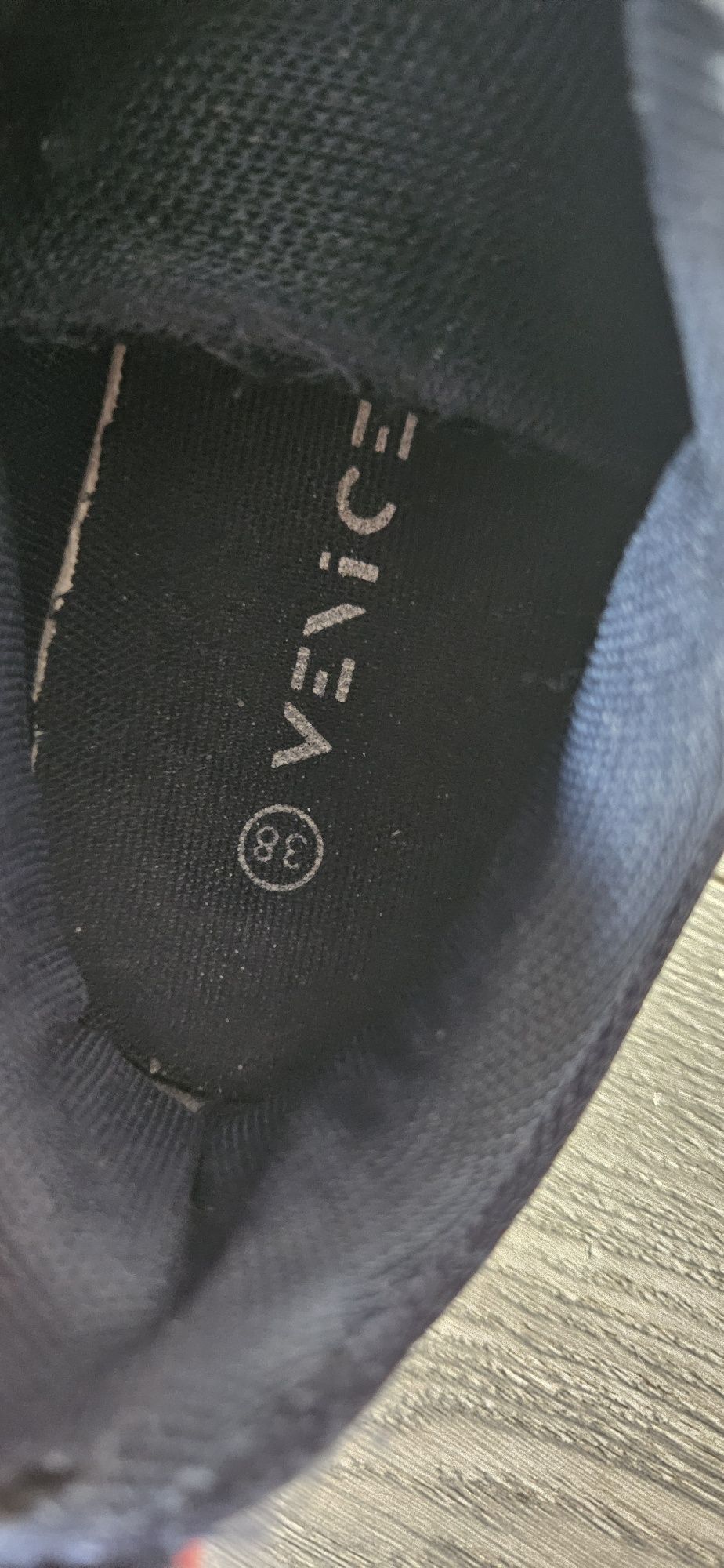Buty sportowe dla chłopca r 38