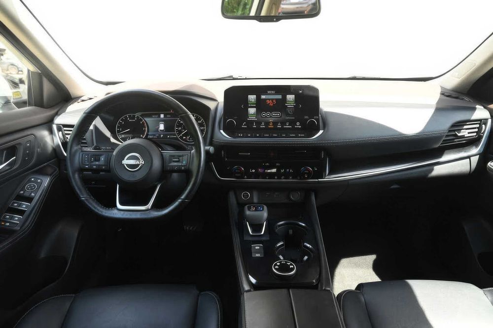 Nissan Rogue SL      2022