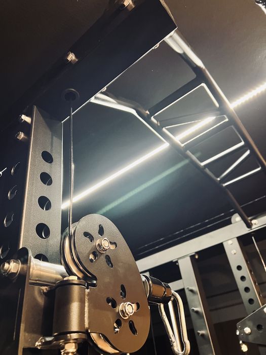 Wielofunkcyjna klatka ze stosami 220kg, SMITH, LATPULL DOWN, DIPY