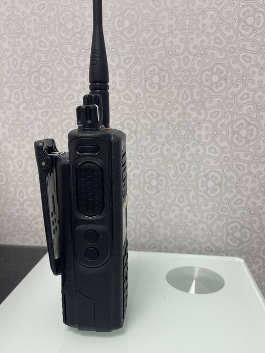 Продам рацию motorola