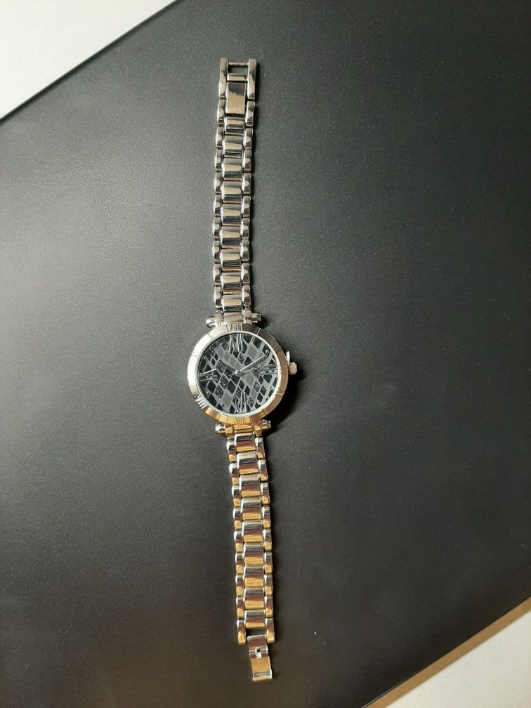 Zegarek damski na srebrnej bransolecie NOWY