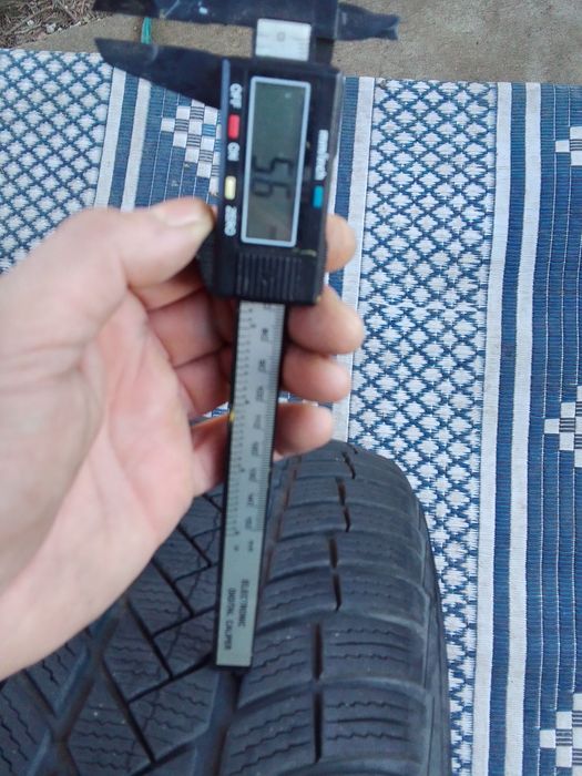 Cena za 2 Opony zimowe 235/60r18 VREDESTEIN 2021r