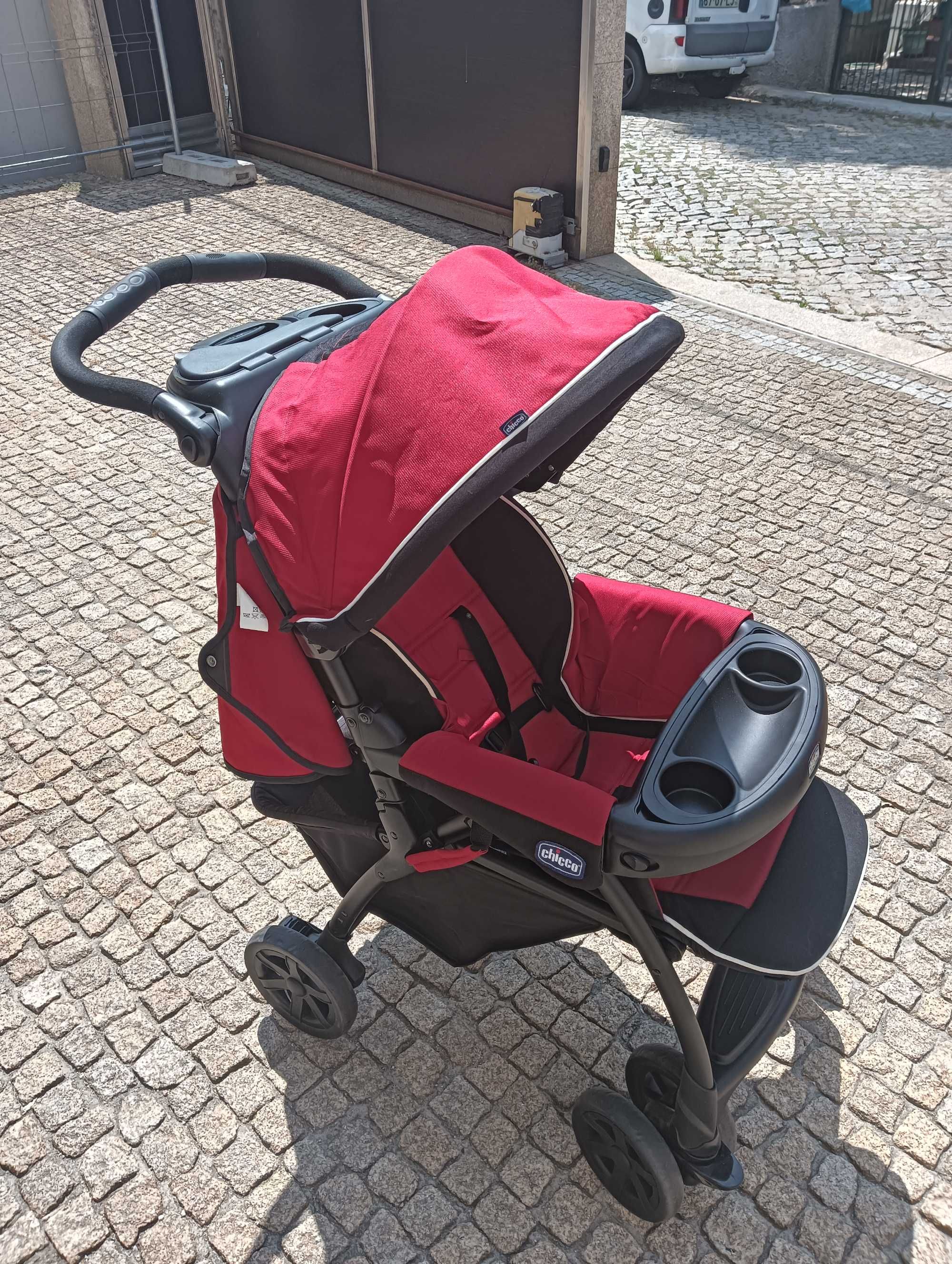 Carrinho de Bebé + Baby Coque (Cadeirinha Auto) – Excelente Estado!