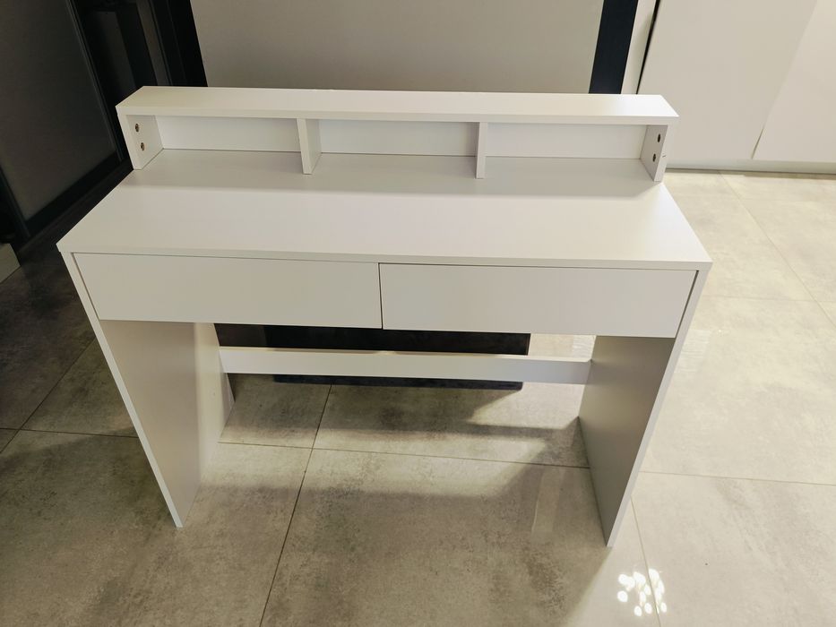 Nowe biurko białe z nadstawką i szufladami