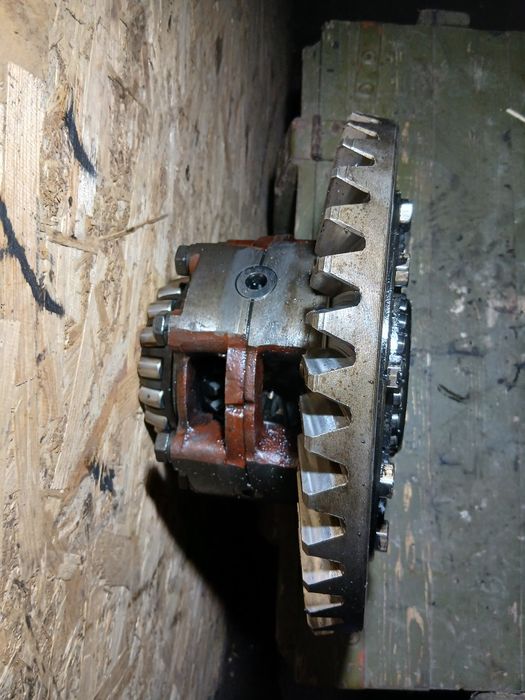 Диференціал з планітаркою заднього моста трактор МТЗ 80, 82.