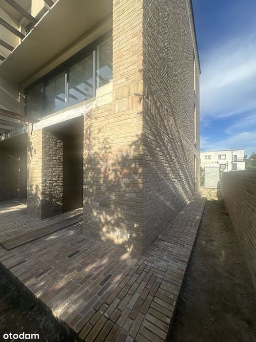 Winogrady. ul. Ozimina 5a