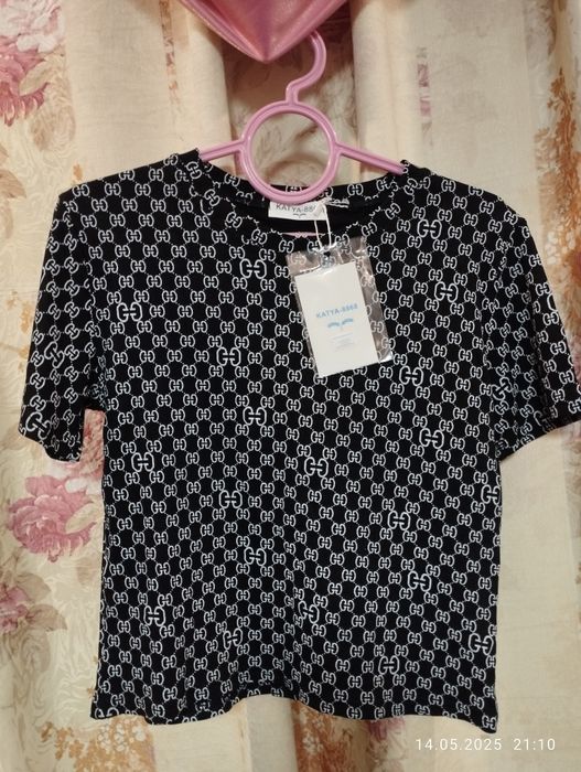 Футболка жіноча чорно-біла розмір s-l