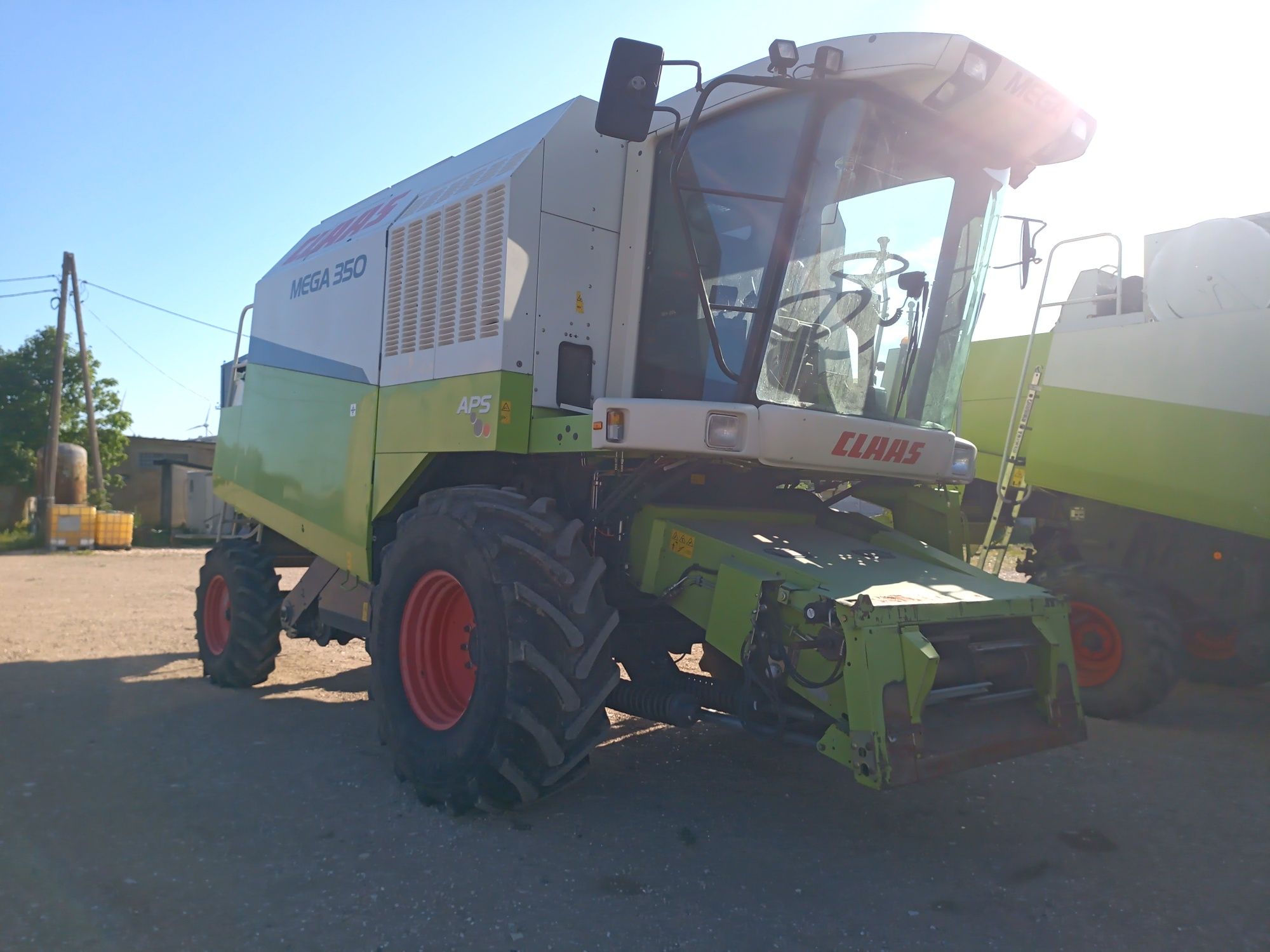 Claas mega 350 lexion 360