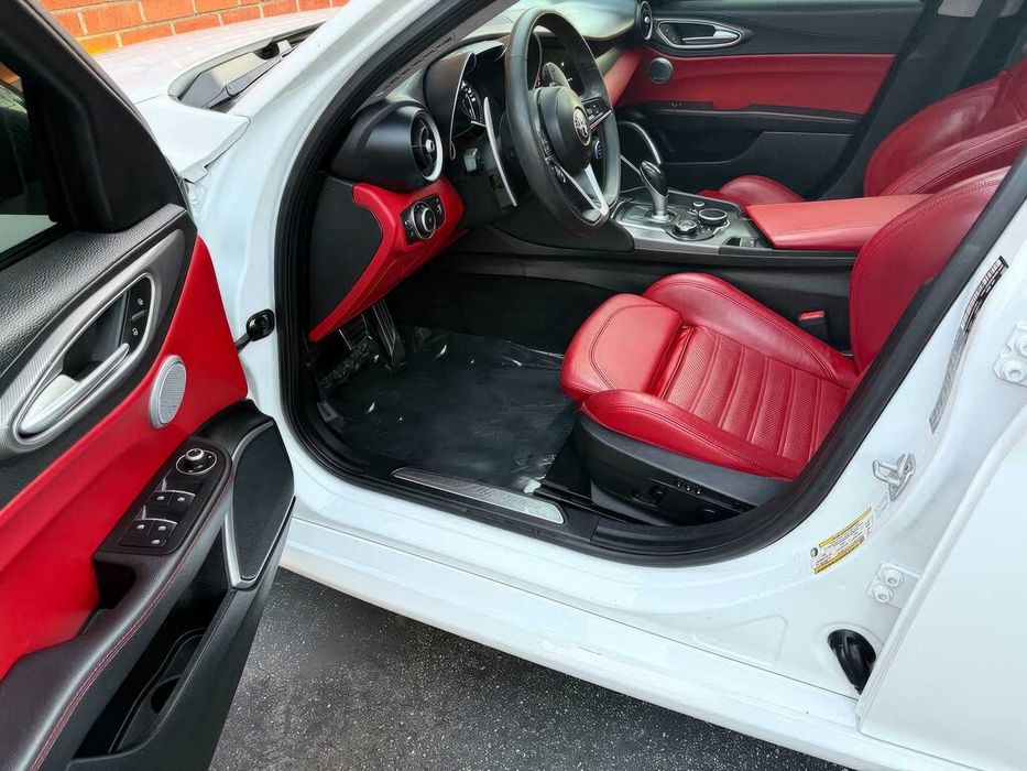 Alfa Romeo Giulia      2019