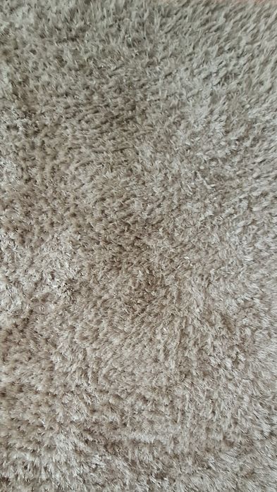 Carpete de sala, cor beje escuro