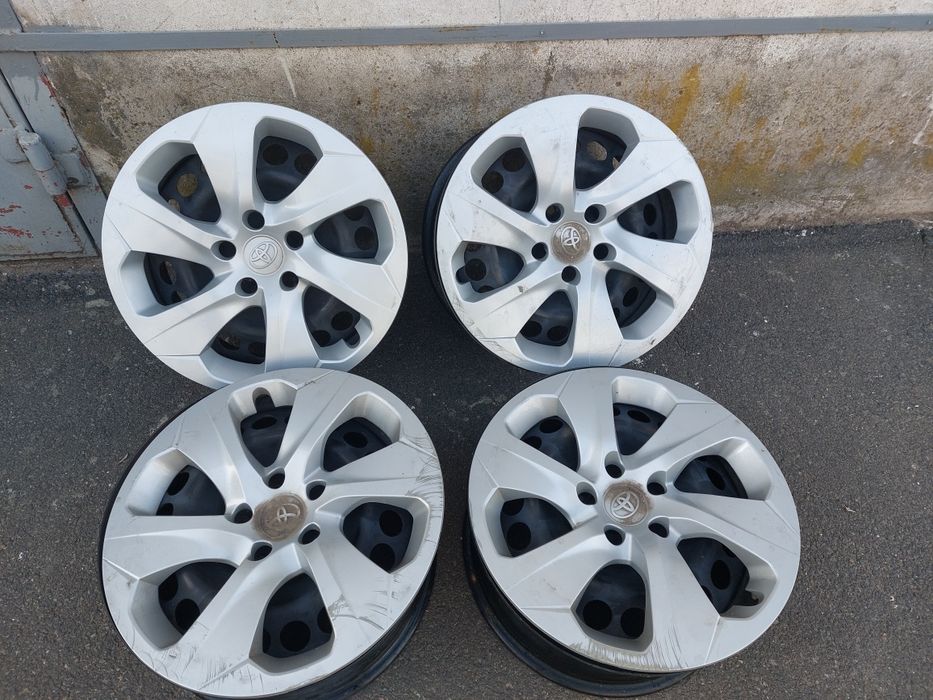 Ковпаки оригінальні Тойота  R17 Toyota RAV4