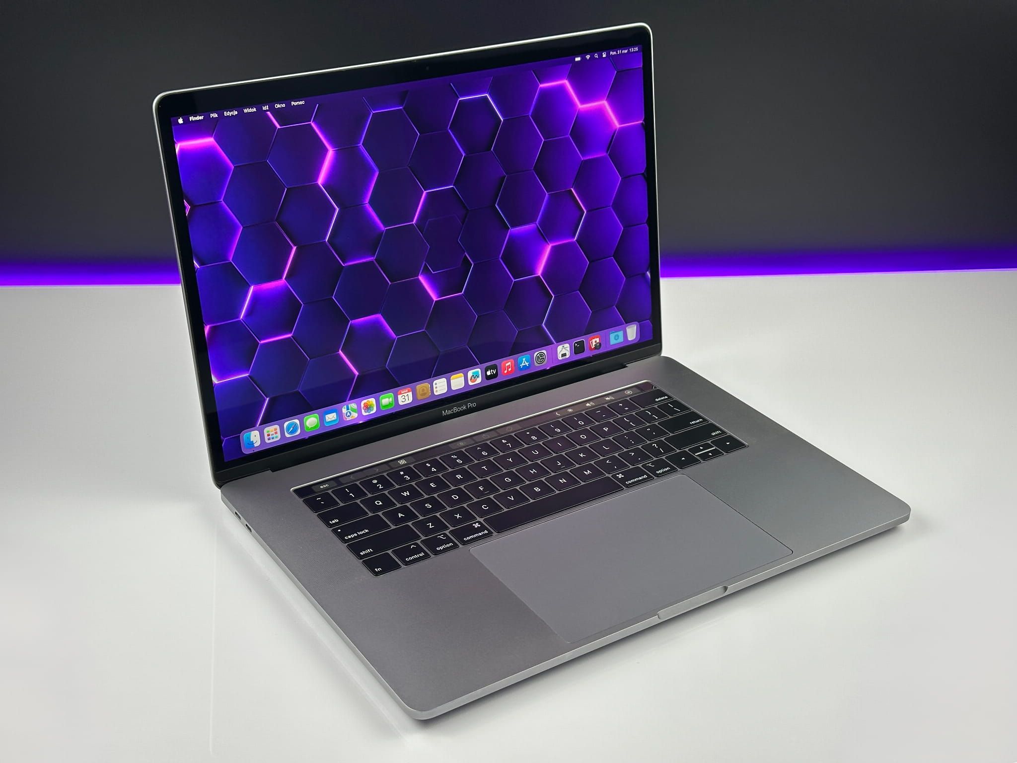 Laptop Apple MacBook Pro 15 A1990 | i7-8850H / Radeon / US /gwar 12msc
