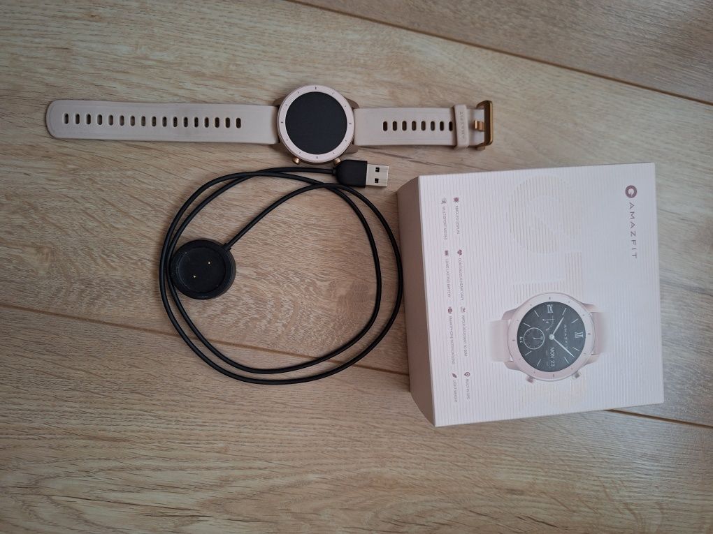Smartwatch Amazfit damski  42"