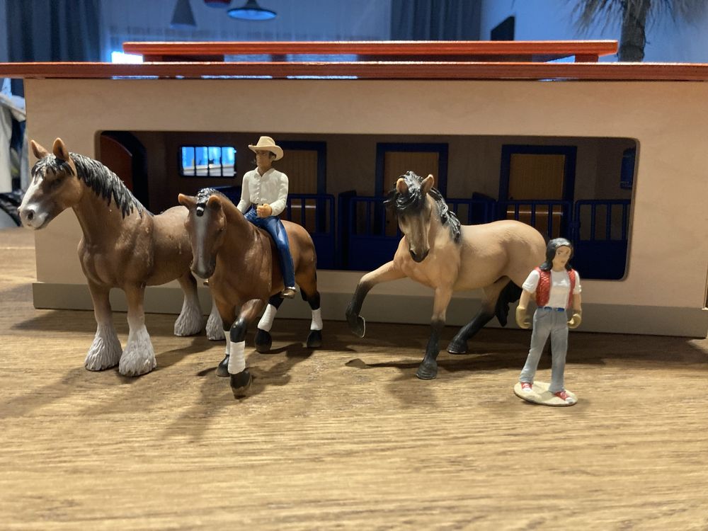 Schleich cerca e figuras (venda completa ou às partes )