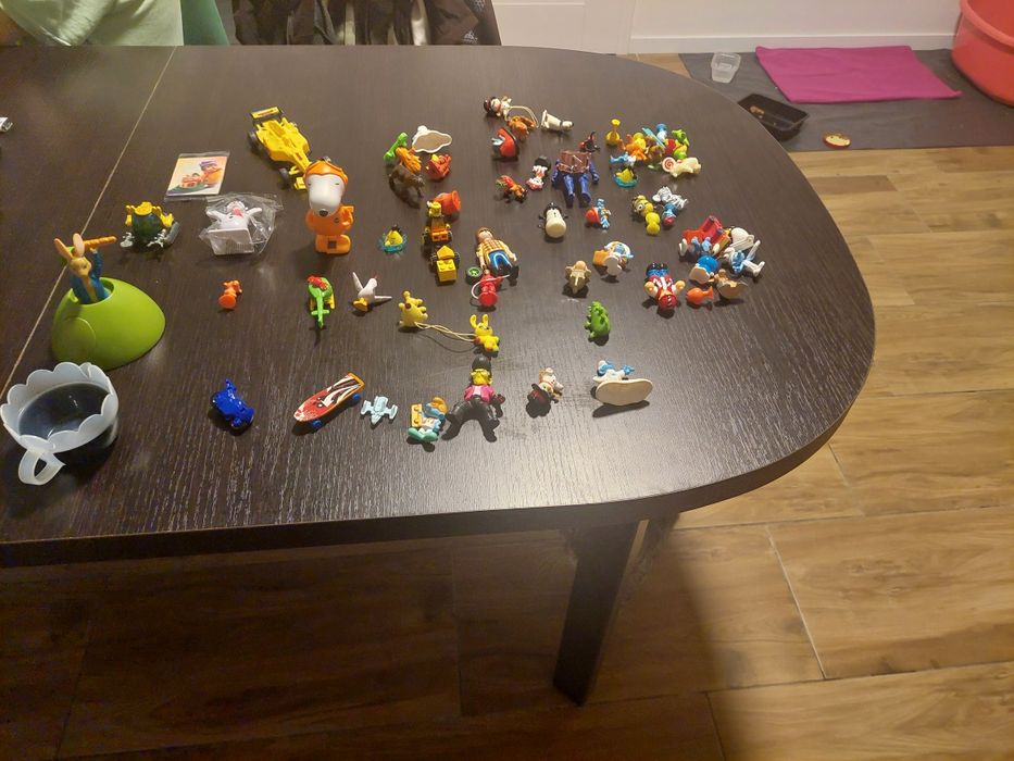 Zabawki różne jak na zdjęciach