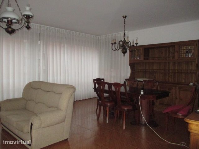 T3 mobilado e equipado + garagem em Celas