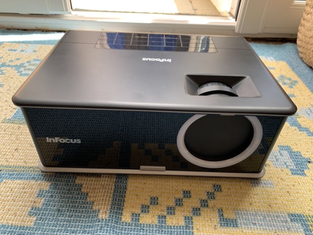 Projector InFocus IN3114 (vga, hdmi, DP, usb, rede, PC 3D ready)