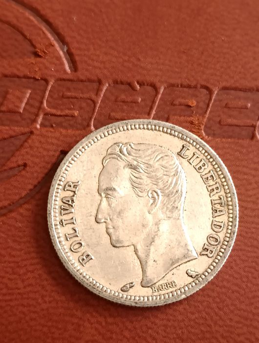Quatro moedas de Venezuela