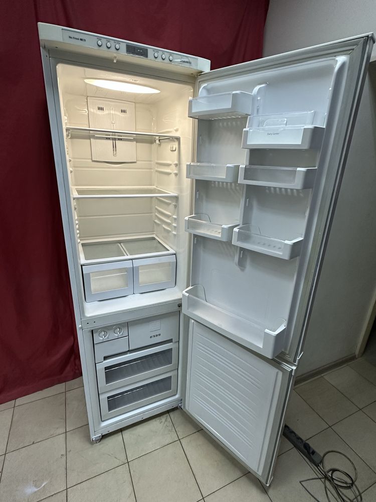 Хололильник Samsung RL 38 BNCP