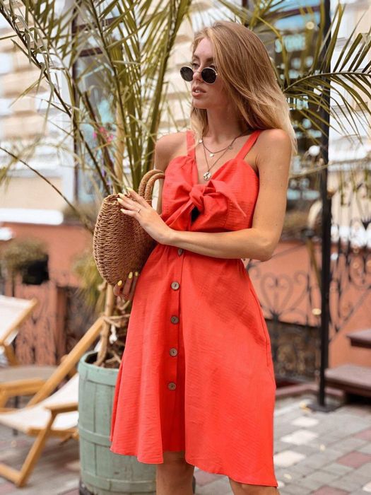 Червона сукня літня