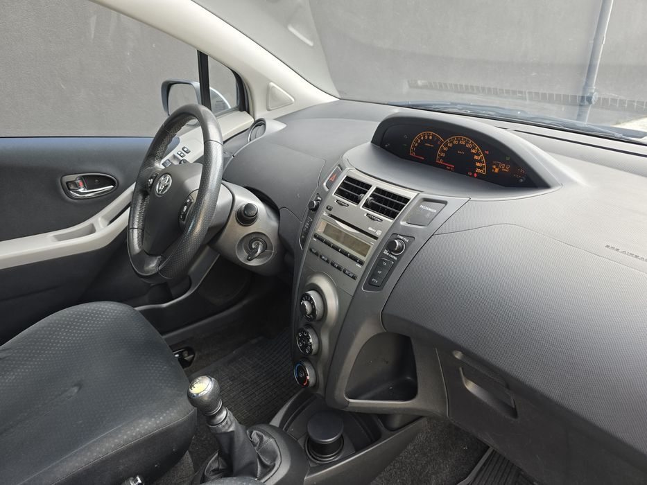 Toyota Yaris 1.33 lift niski przebieg