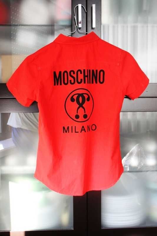 Camisa vermelha original da MOSCHINO tamanho TEEN