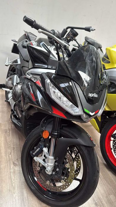Aprilia tuono 660 factory (acidentada)