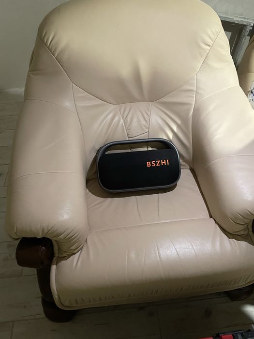 Блютуз колонка.